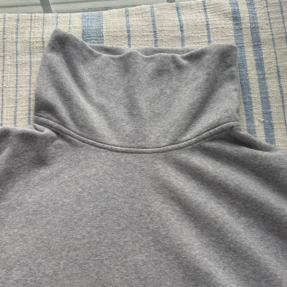Time and Tru Heather Gray Turtleneck Sweatshirt - Picture 4 of 7